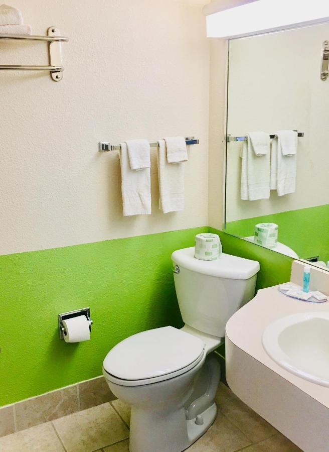 Welcomeinn Lancaster Ngoại thất bức ảnh